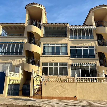 Apartamento Lovely With A Sunny Terrace Torrevieja