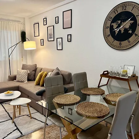 Apartamento Lovely With A Sunny Terrace Torrevieja