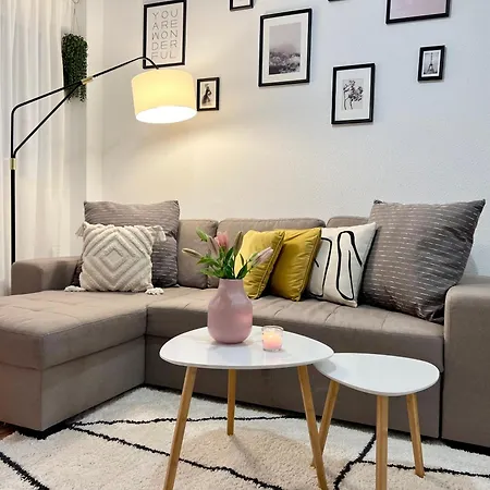 Lovely With A Sunny Terrace Apartamento *